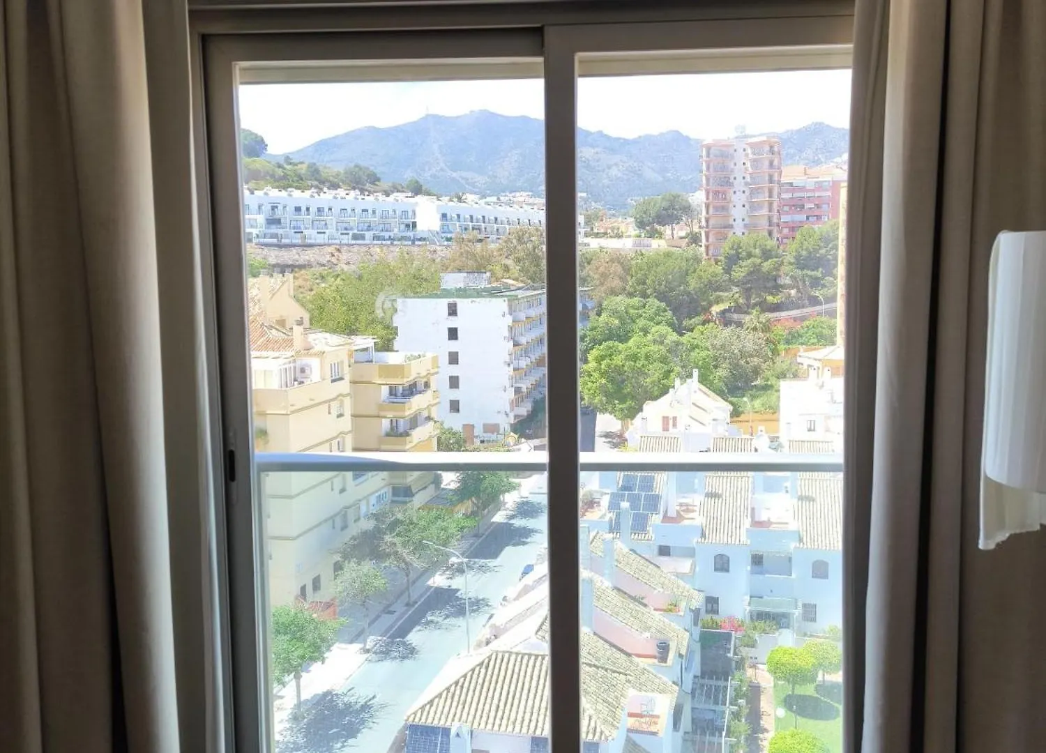Family Spacious Apartment, Terrace, Kitchen, City View, Free Parking And Wifi Benalmadena Apartment