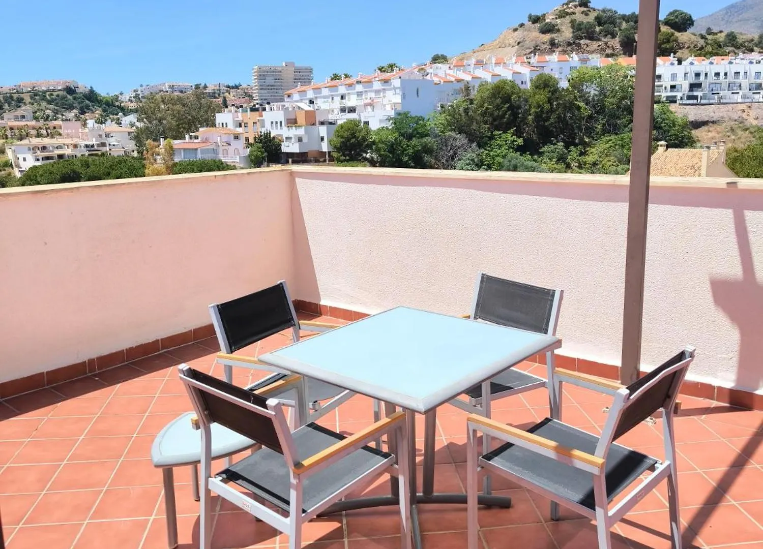 Family Spacious Apartment, Terrace, Kitchen, City View, Free Parking And Wifi Benalmadena